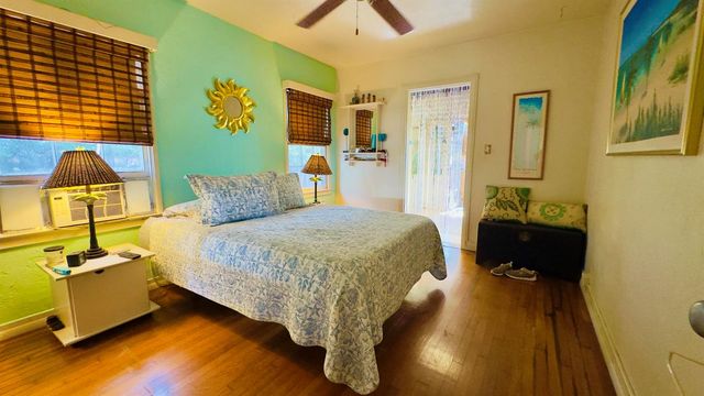 715 N PALMWAY, Lake Worth Beach, FL 33460
