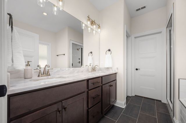 1018 Owen Layne Dr, Murfreesboro, TN 37129