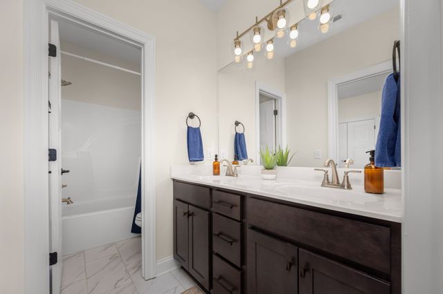 1018 Owen Layne Dr, Murfreesboro, TN 37129