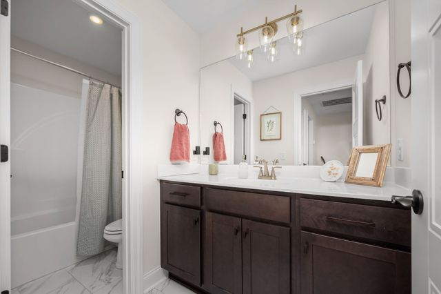 1018 Owen Layne Dr, Murfreesboro, TN 37129