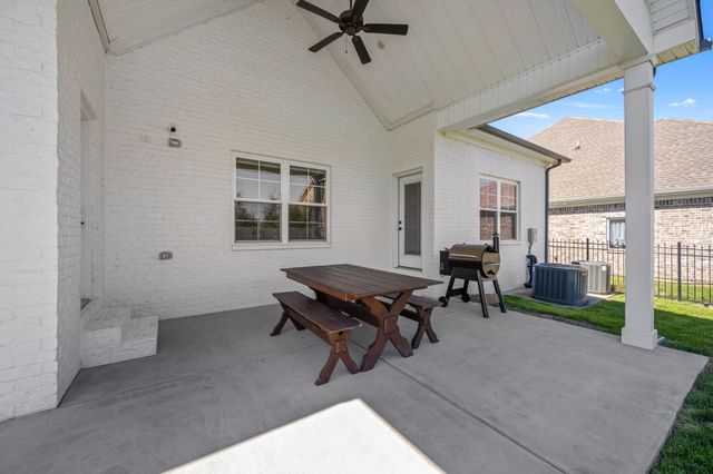 1018 Owen Layne Dr, Murfreesboro, TN 37129