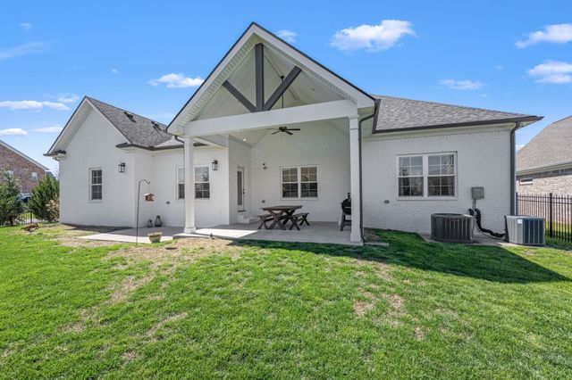 1018 Owen Layne Dr, Murfreesboro, TN 37129