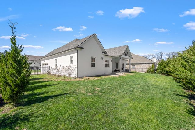 1018 Owen Layne Dr, Murfreesboro, TN 37129