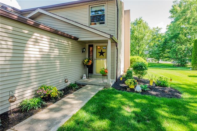 16 Devonshire Circle, Penfield, NY 14526