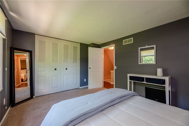 16 Devonshire Circle, Penfield, NY 14526