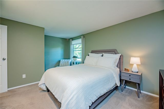 16 Devonshire Circle, Penfield, NY 14526