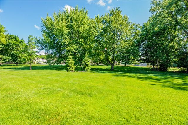 16 Devonshire Circle, Penfield, NY 14526