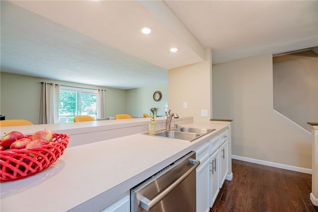 16 Devonshire Circle, Penfield, NY 14526