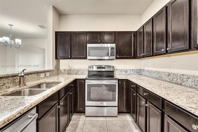 17161 SW 96th St, Miami, FL 33196