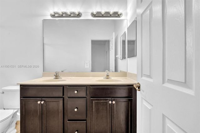 17161 SW 96th St, Miami, FL 33196