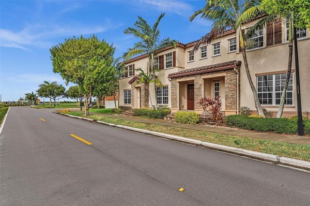 17161 SW 96th St, Miami, FL 33196