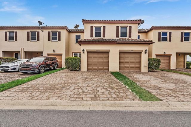 17161 SW 96th St, Miami, FL 33196