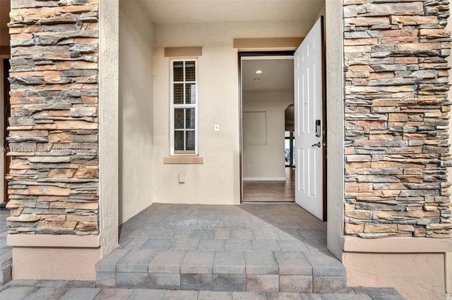 17161 SW 96th St, Miami, FL 33196