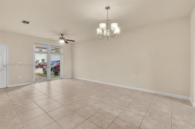 17161 SW 96th St, Miami, FL 33196