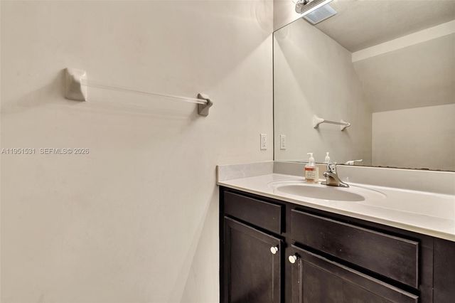 17161 SW 96th St, Miami, FL 33196