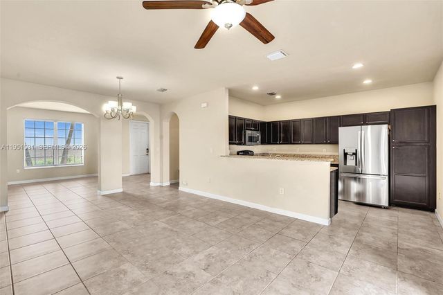 17161 SW 96th St, Miami, FL 33196