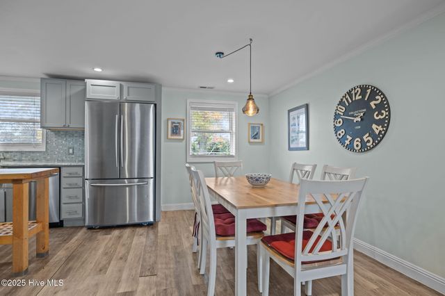 917 Davis Place, Morehead City, NC 28557