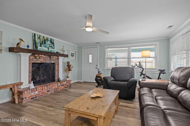 917 Davis Place, Morehead City, NC 28557