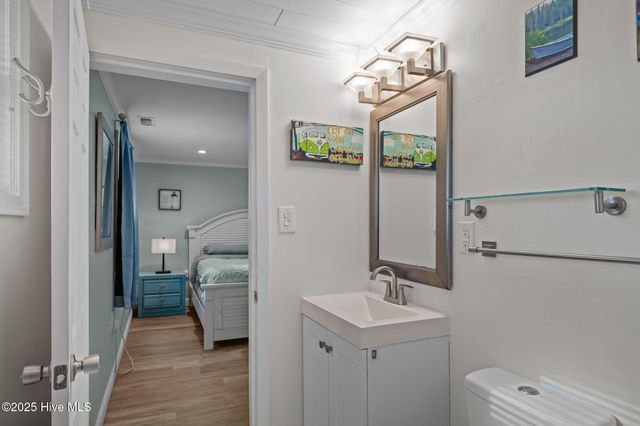 917 Davis Place, Morehead City, NC 28557