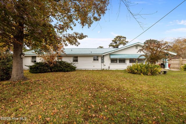 917 Davis Place, Morehead City, NC 28557