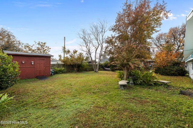 917 Davis Place, Morehead City, NC 28557