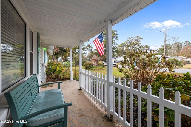 917 Davis Place, Morehead City, NC 28557