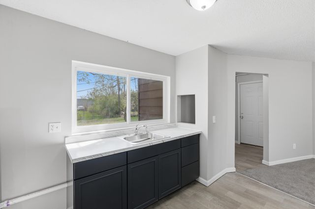 29177 Rosewood Street, Inkster City, MI 48141