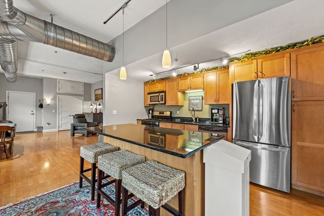 25 Cedar St 14, Amesbury, MA 01913