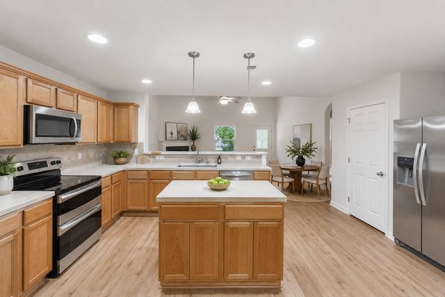 1737 Scenic View DR, Canyon Lake, TX 78133