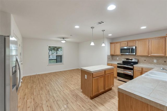 1737 Scenic View DR, Canyon Lake, TX 78133