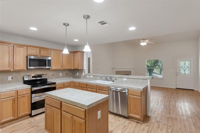 1737 Scenic View DR, Canyon Lake, TX 78133