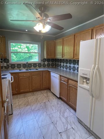 1100 Ledge Hill Drive, Charleston, WV 25387