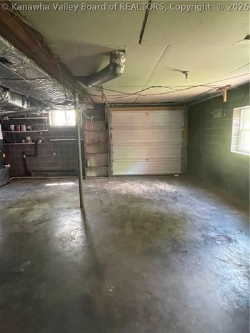 1100 Ledge Hill Drive, Charleston, WV 25387