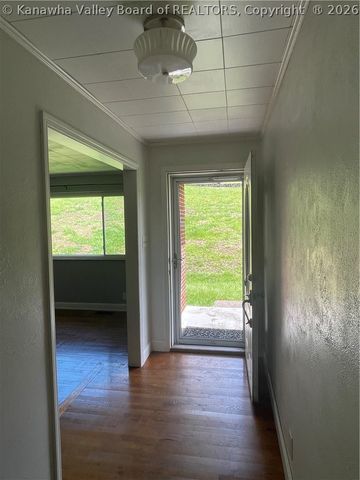 1100 Ledge Hill Drive, Charleston, WV 25387