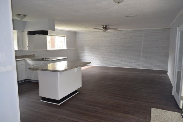 9902 Tolman Street N, Houston, TX 77034