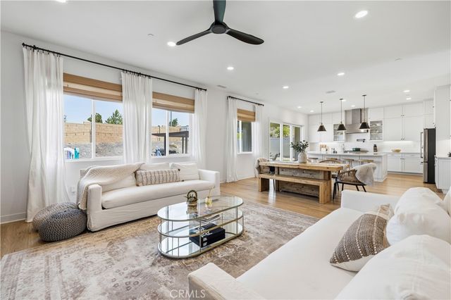 28631 Bloom, Saugus, CA 91350