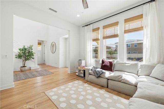 28631 Bloom, Saugus, CA 91350