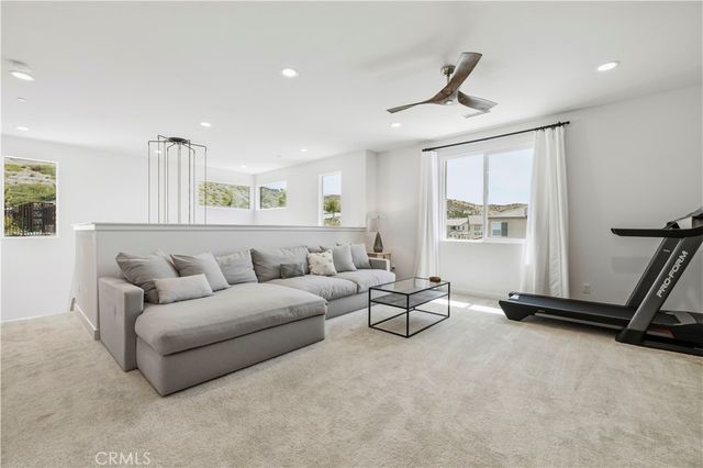 28631 Bloom, Saugus, CA 91350