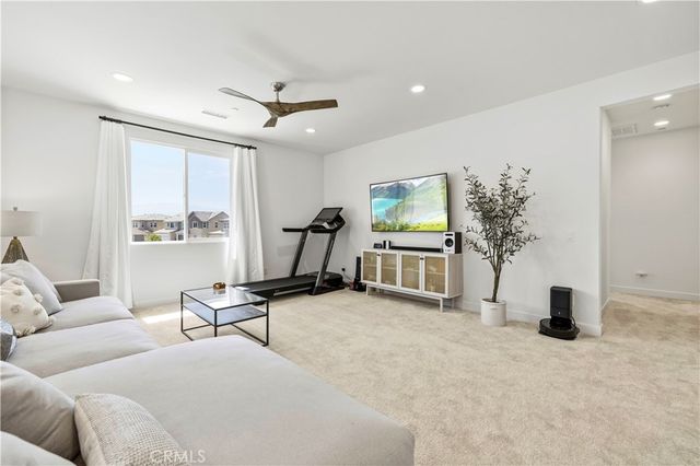 28631 Bloom, Saugus, CA 91350
