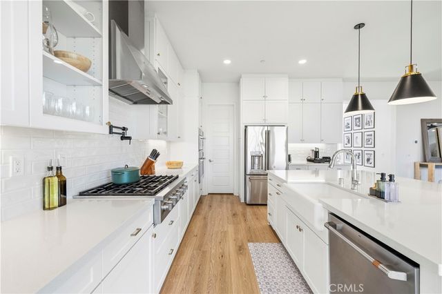 28631 Bloom, Saugus, CA 91350