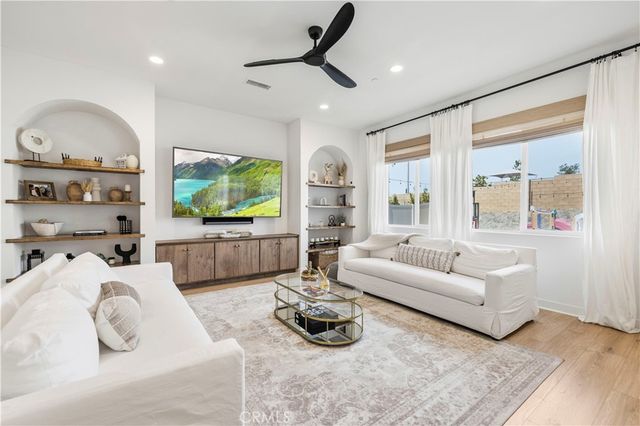 28631 Bloom, Saugus, CA 91350
