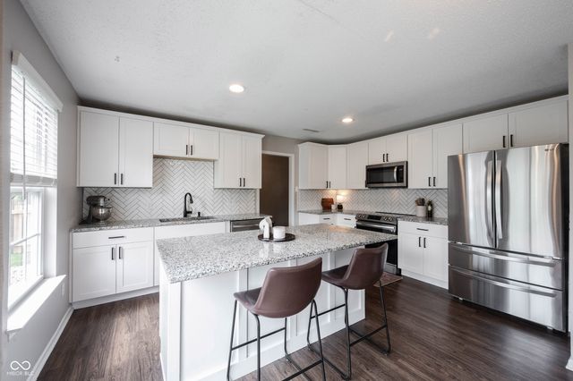 8419 S Shady Trail Drive, Pendleton, IN 46064