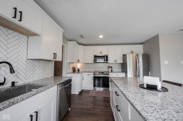 8419 S Shady Trail Drive, Pendleton, IN 46064