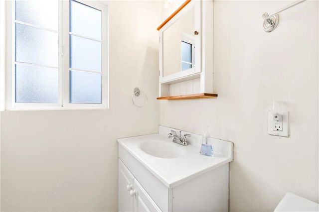 13471 Olive, Westminster, CA 92683