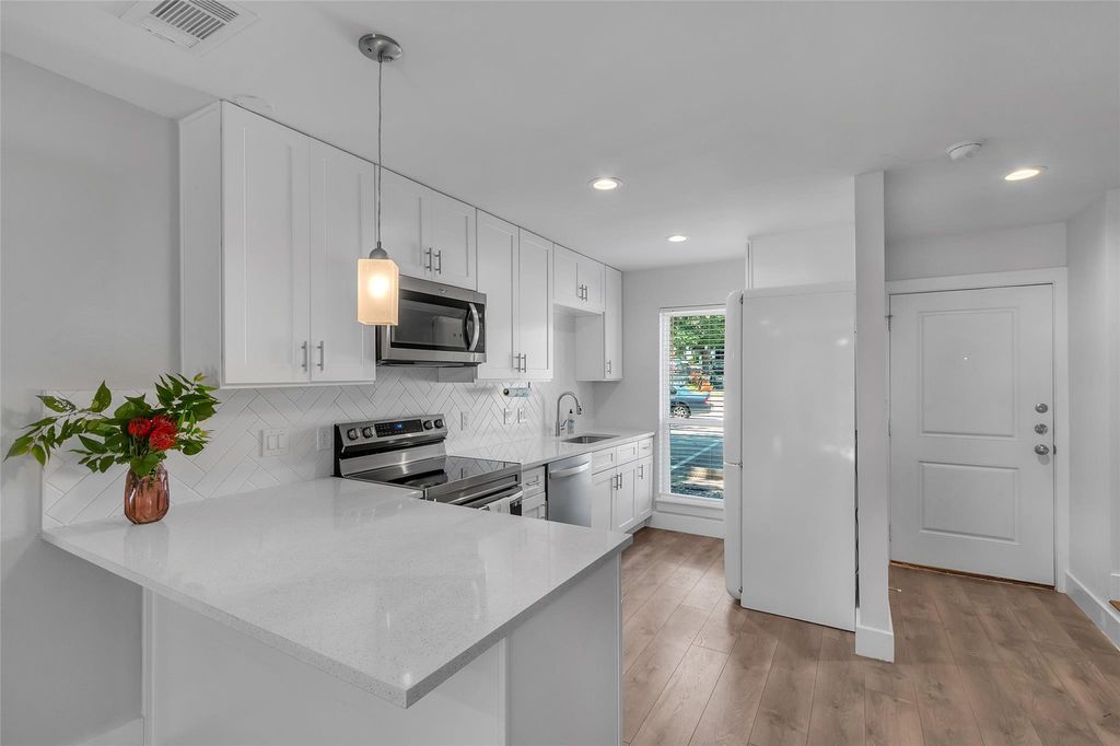 3812 Southway DR 101, Austin, TX 78704