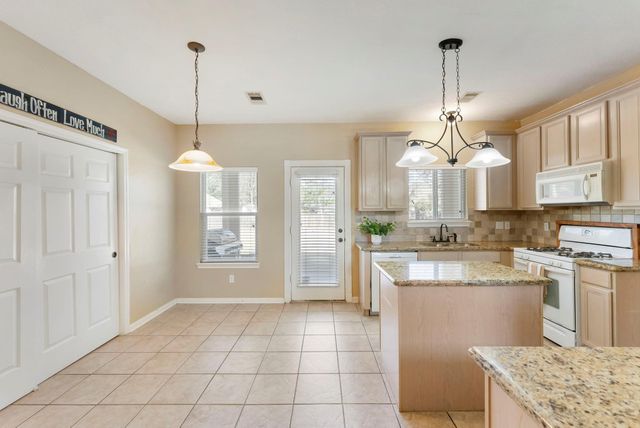 7318 Wedgewood Drive, Magnolia, TX 77354