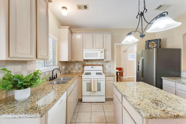 7318 Wedgewood Drive, Magnolia, TX 77354