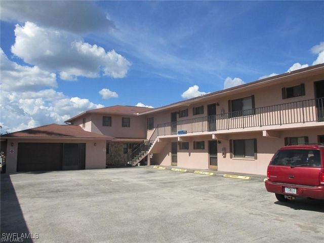 1221 SE 46th LN N, Cape Coral, FL 33904