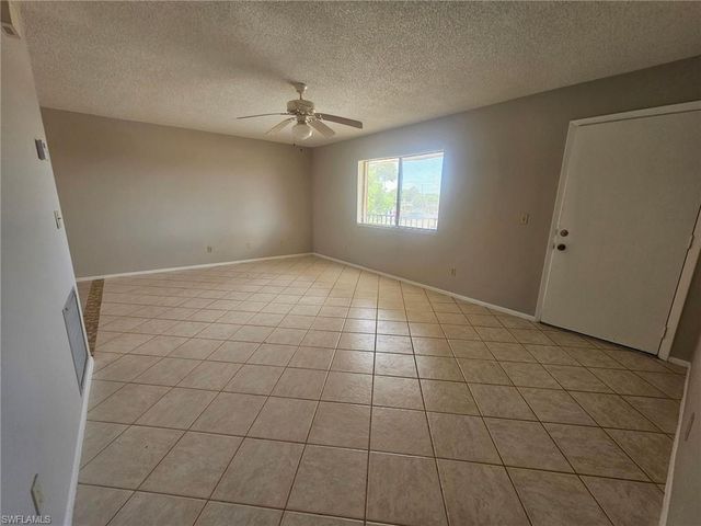 1221 SE 46th LN N, Cape Coral, FL 33904
