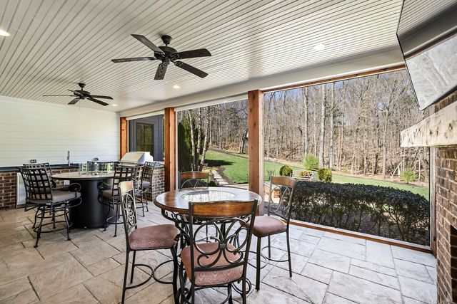 8642 Belladonna Dr, College Grove, TN 37046